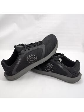 Men's Size 11.5 Topo Athletic ST-5, running and training shoe